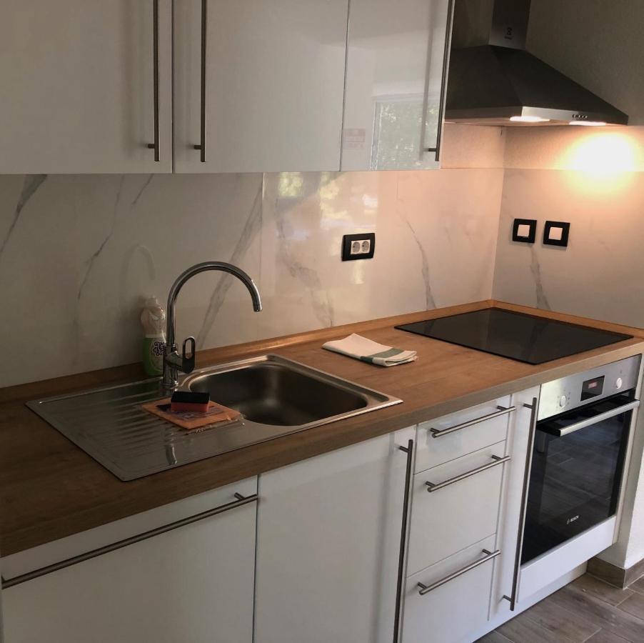 Lumbrela Apartments Stari Grad Kültér fotó