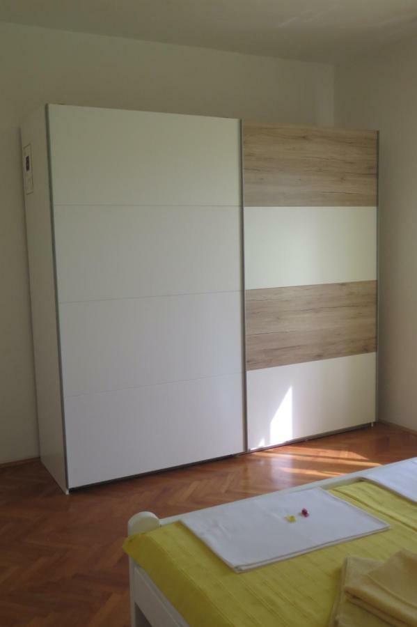 Lumbrela Apartments Stari Grad Kültér fotó