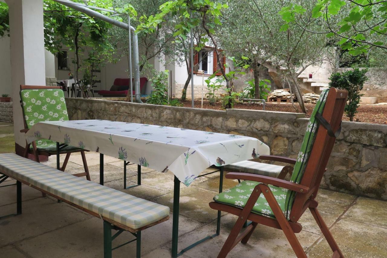 Lumbrela Apartments Stari Grad Kültér fotó