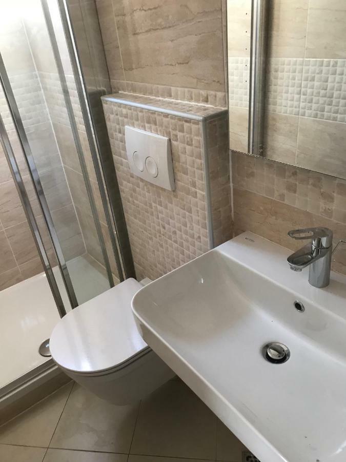 Lumbrela Apartments Stari Grad Kültér fotó